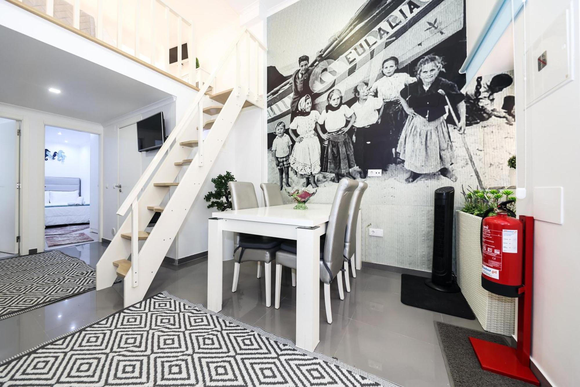 Dina Beach House Nazare Bagian luar foto