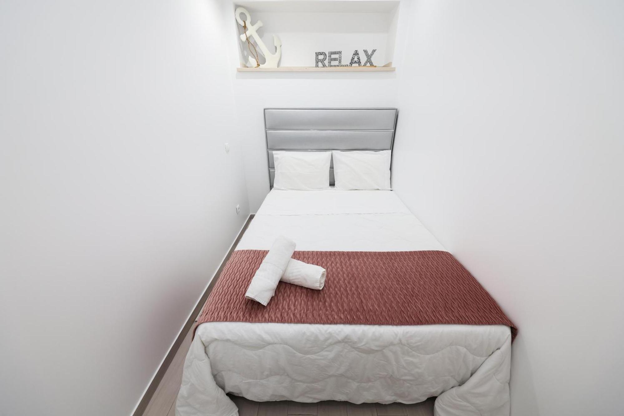 Dina Beach House Nazare Bagian luar foto